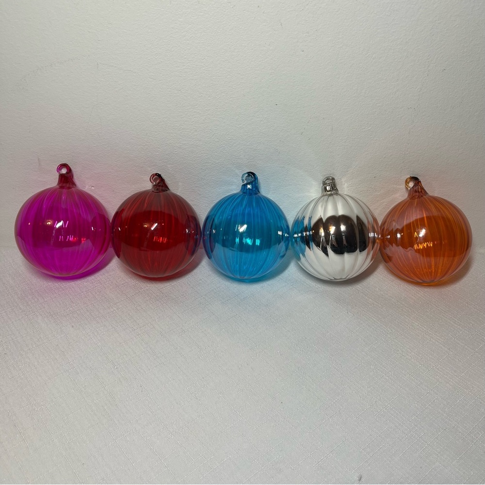 5 Colorful Blown Glass Balls Ornaments. Beautiful hanging or in a bowl
Stunning!